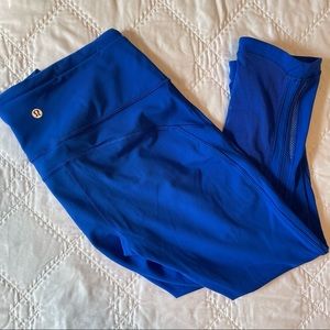 •Lululemon Wunder Under HR crop•